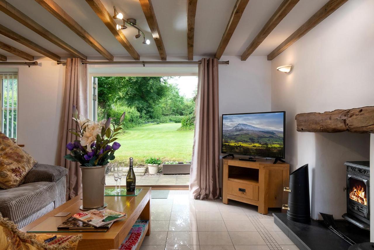Finest Retreats - The Cottage - Luxury 1 Bed Cottage Rhydymwyn Екстер'єр фото